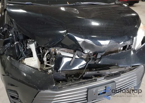 2019 Toyota Sienna Xle 7 Passenger z USA, uszkodzony, nr VIN 5TDDZ3DC9KS215843